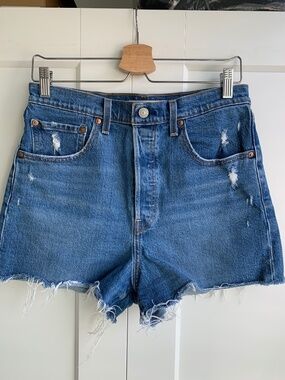 Levi's Ribcage Denim Jean Short Women's size 30 High Rise